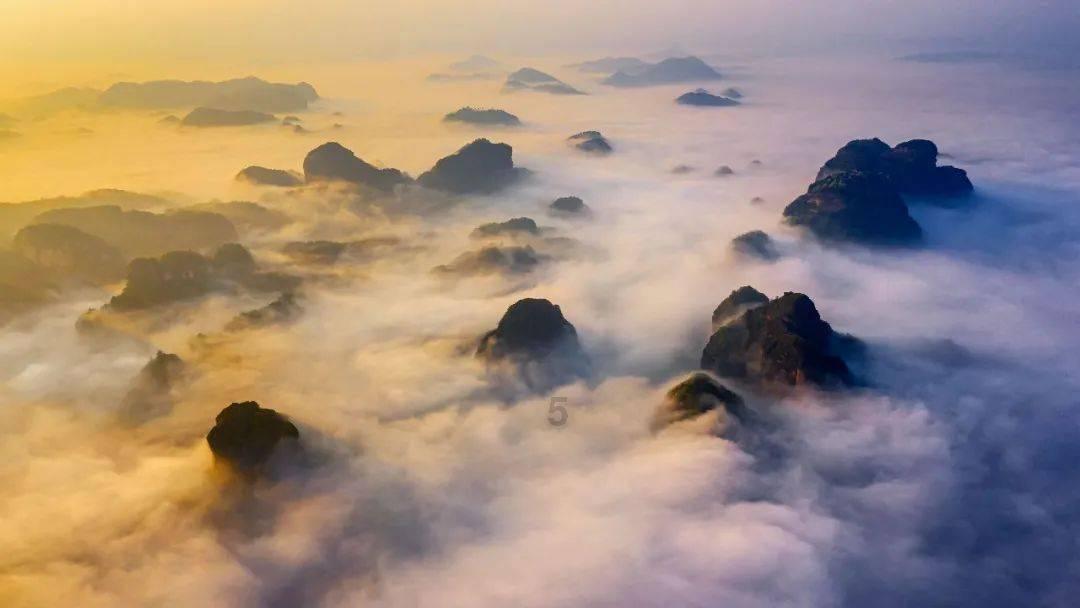你怎么看待于文文在《乘风破浪》里面的表现和气质？游戏画面